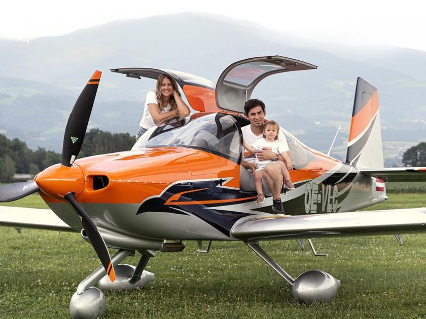 Vans RV-10 with an MT propeller